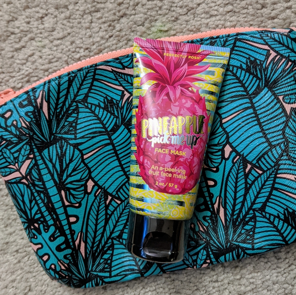 Perfectly Posh Pineapple Face Mask and Ipsy Bag